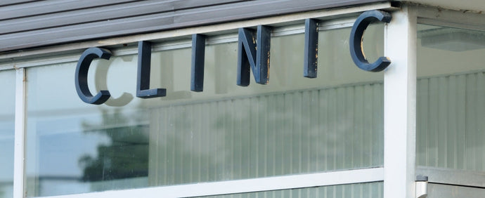 医院・クリニック開院祝いに適した胡蝶蘭とは？｜医療現場の配慮とマナーで失敗しない選び方