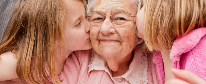 母親・おばあちゃんの誕生日に胡蝶蘭を贈る｜長く楽しめる上品なギフト選び