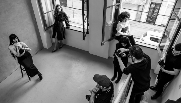 フォトスタジオ・写真館の開店祝いに贈る胡蝶蘭と観葉植物｜空間の世界観を壊さない選び方